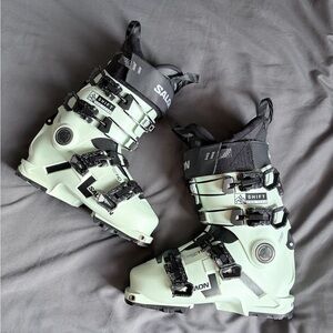 Salomon Shift Pro 100 W Alpine Touring Ski Boots - Mint Green & Black (22-22.5)
